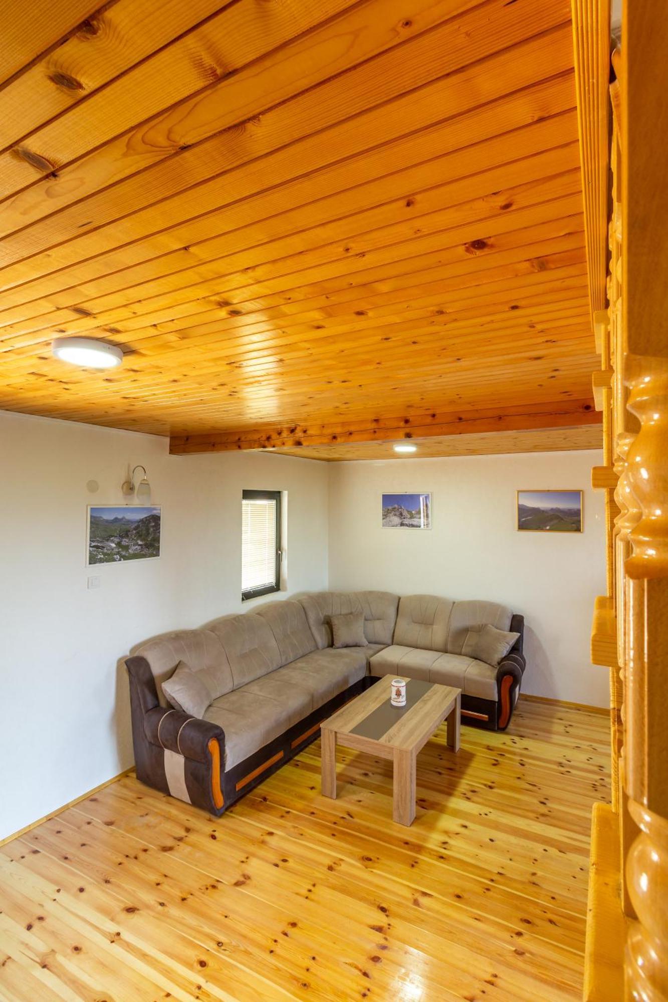 Guesthouse Wolf 자블야크 외부 사진
